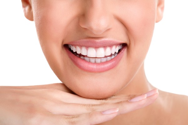 Fix A Chipped Tooth With A Dental Veneer