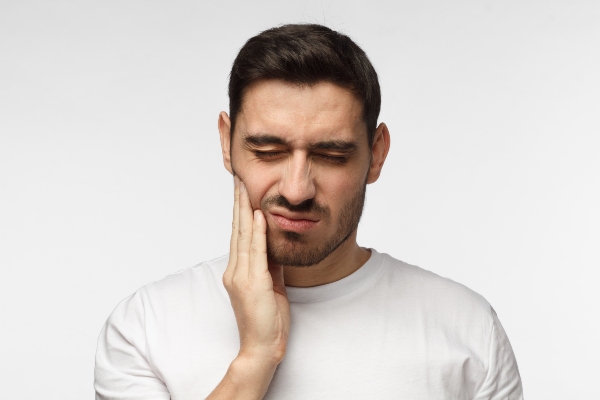 When An Emergency Dentist May Recommend An Immediate Tooth Extraction